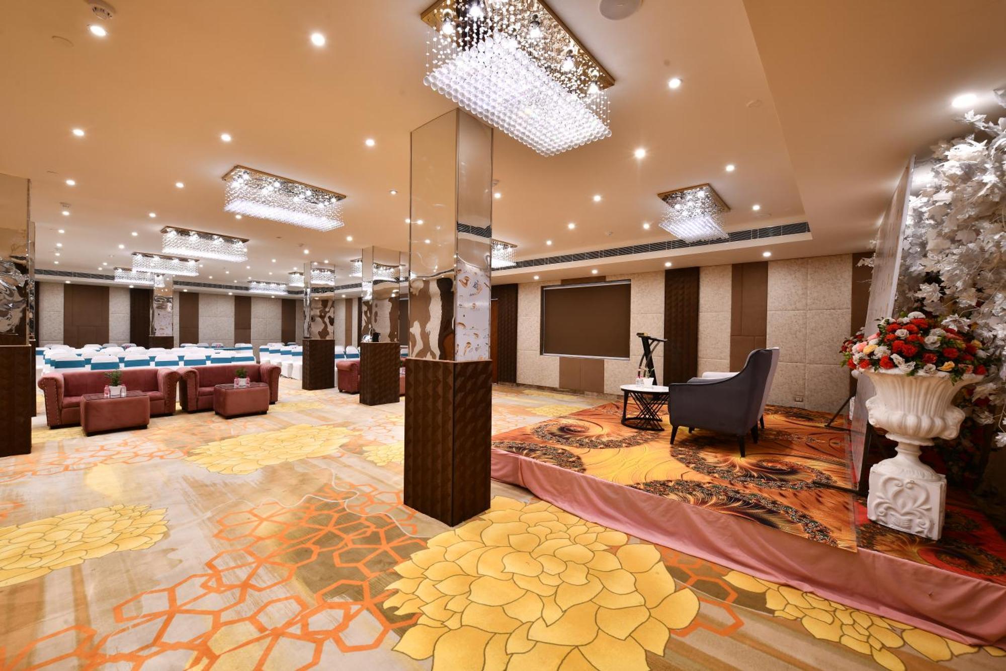 Click Collection Grand Gateway Варанаси Экстерьер фото